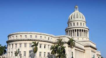 Capitolio Nacional’da dev heykelleri ve mücevherleri görün  