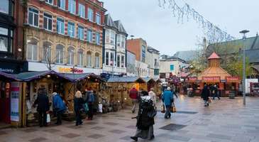 Cardiff Kalesi’ni gezin