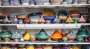 Central Market ve Medina’dan hediyelik eşyalar alın 