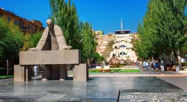 Cascade Heykel Parkı'nı görün