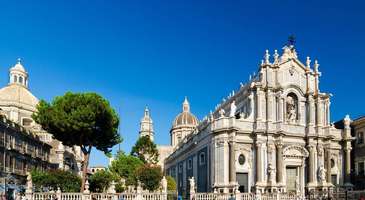 Tarihi Katanya Katedrali’ni görün  