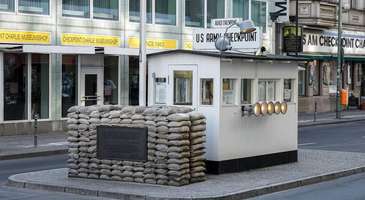 Check Point Charlie'yi keşfedin