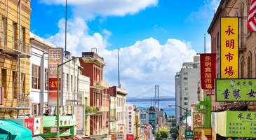 Çin Mahallesi’nin renkli sokaklarında turlayın