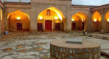 Kırmızı Medrese’yi gezin