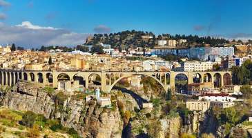 Köprülerinden geçin