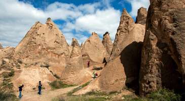 Devrent Hayal Vadisi’nde deveye benzer peribacasını inceleyin   