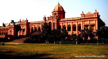 Ahsan Manzil Sarayı’nın hayranlık uyandıran mimarisini görün