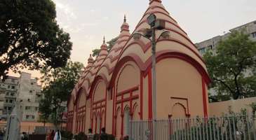 Dhakeshwari Tapınağı’nın muhteşem heykellerini inceleyin