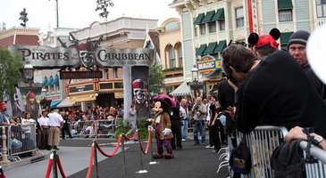 Disneyland'de çocuklar gibi eğlenin