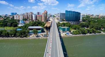 Don Irmağı kıyısında keyiflenin