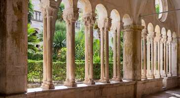 Franciscan Manastırı’nı ziyaret edin 