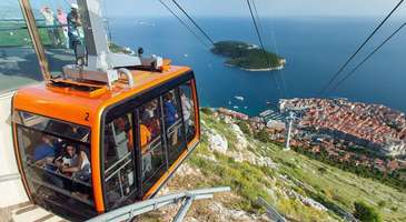 Teleferikle Dubrovnik’in tepelerine tırmanın  