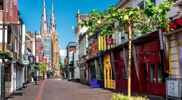 Sakin ve huzurlu Eindhoven sokaklarında dolaşın 