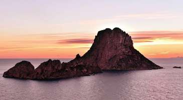 Es Vedra Adası’nın büyüleyici güzelliğine şahit olun 