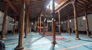 Bir Selçuklu eseri olan görkemli Eşrefoğlu Camii’ni gezin