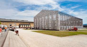 Documenta sergilerine katılın