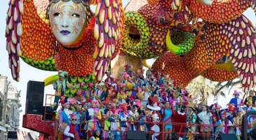 Festivallerine katılın, pazarlarında alışverişe çıkın