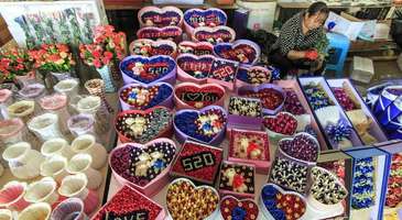 Flower & Bird Market’te alışveriş yapın