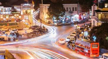 Puris Moedani'deki Tiflis trafiğini izleyin