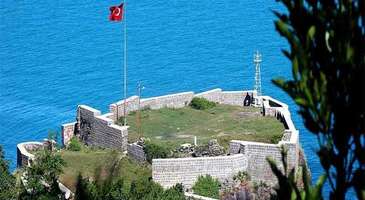 Giresun Kalesi’ne çıkıp şehri izleyin