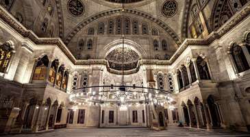 Kraliçe Goharshad Begüm Türbesi’ne gidin