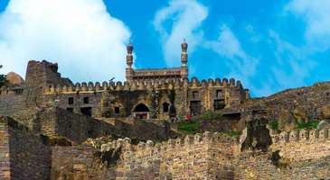 Golconda Kalesi'nden Haydarabad’a kuşbakışı bakın