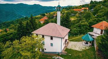 Gornja Lastva Köyü’nü gezin  