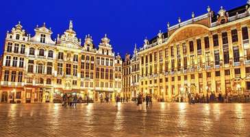 Grand Place Meydanı’nda gezin