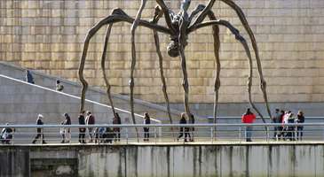 Guggenheim Müzesi’nde sergilenen modern sanat eserlerini inceleyin   