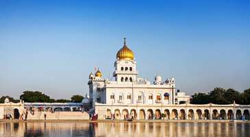 Gurudwara Bangla Sahib’de huzur bulun 
