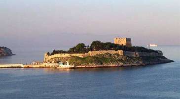 Güvercin Adası ile eski manastırı ihmal etmeyin