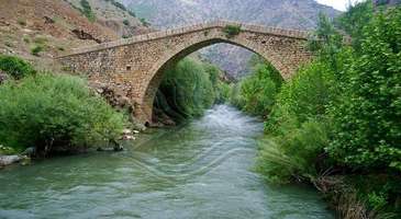 Hakkâri Taşköprü’de fotoğraf çektirin