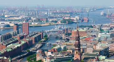 Hamburg Limanı çevresinde dolaşın 