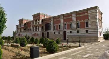 Han Sarayı’nı gezin