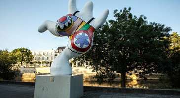 Niki de Saint Phalle bölgesinde alışveriş yapın 