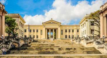 Havana Üniversitesi’nde farklı bir Küba ile tanışın  