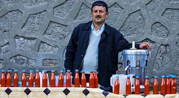 Sokaklarında taze sıkılmış havuç suyu için 