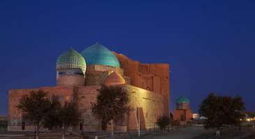 Türkistan şehrindeki Hoca Ahmed Yesevi Türbesi’ne gidin