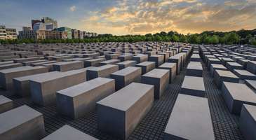 Holocaust Anıtı’nı ziyaret edin