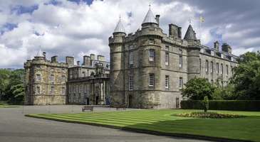 Tarihi Holyroodhouse Sarayı’nı gezin
