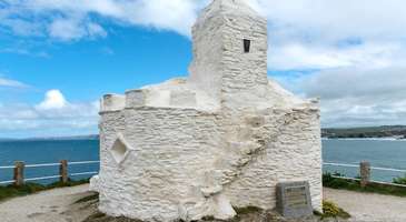 Newquay Limanı ve Huer’s Hut’ı görün