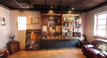 Nelson Mandela Evi