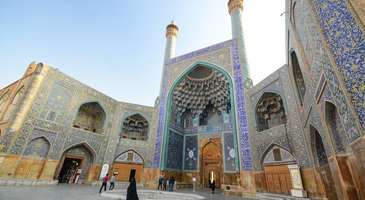 Değerli camileri gezin