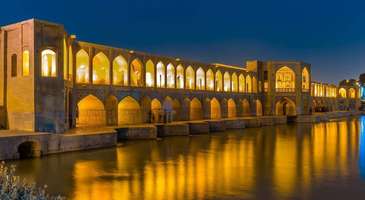 Diğer önemli mimari yapıları ve bahçeleri de ihmal etmeyin