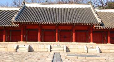 Jongmyo Shrine Tapınağı'nı ziyaret edin 