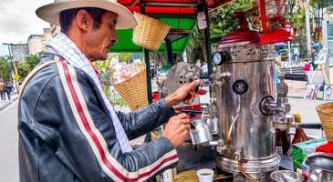 Leziz kahveleri ve çikolataları tadın  