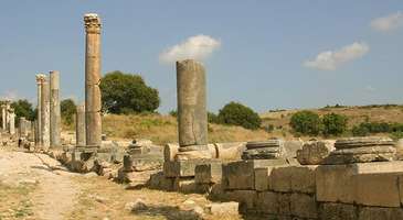 Kastabala-Hierapolis Antik Kenti’nin kalıntılarını görün