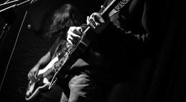 Yaz aylarında düzenlenen konserlere katılın 