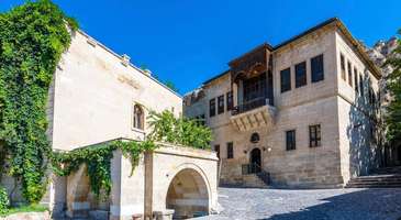 Dizilerin çekildiği ünlü konakları görün  