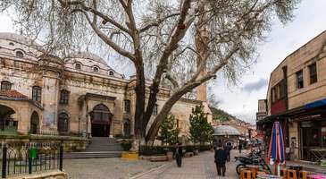 Ulu Cami’nin içini gezin